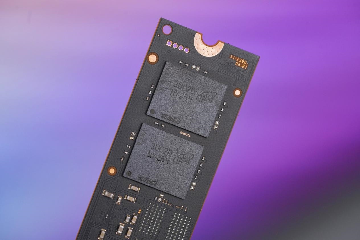 狂飙14500MB/s 英睿达T705 PCIe 5.0 SSD图赏 (https://www.qianyan.tech/) IC硬件 第12张