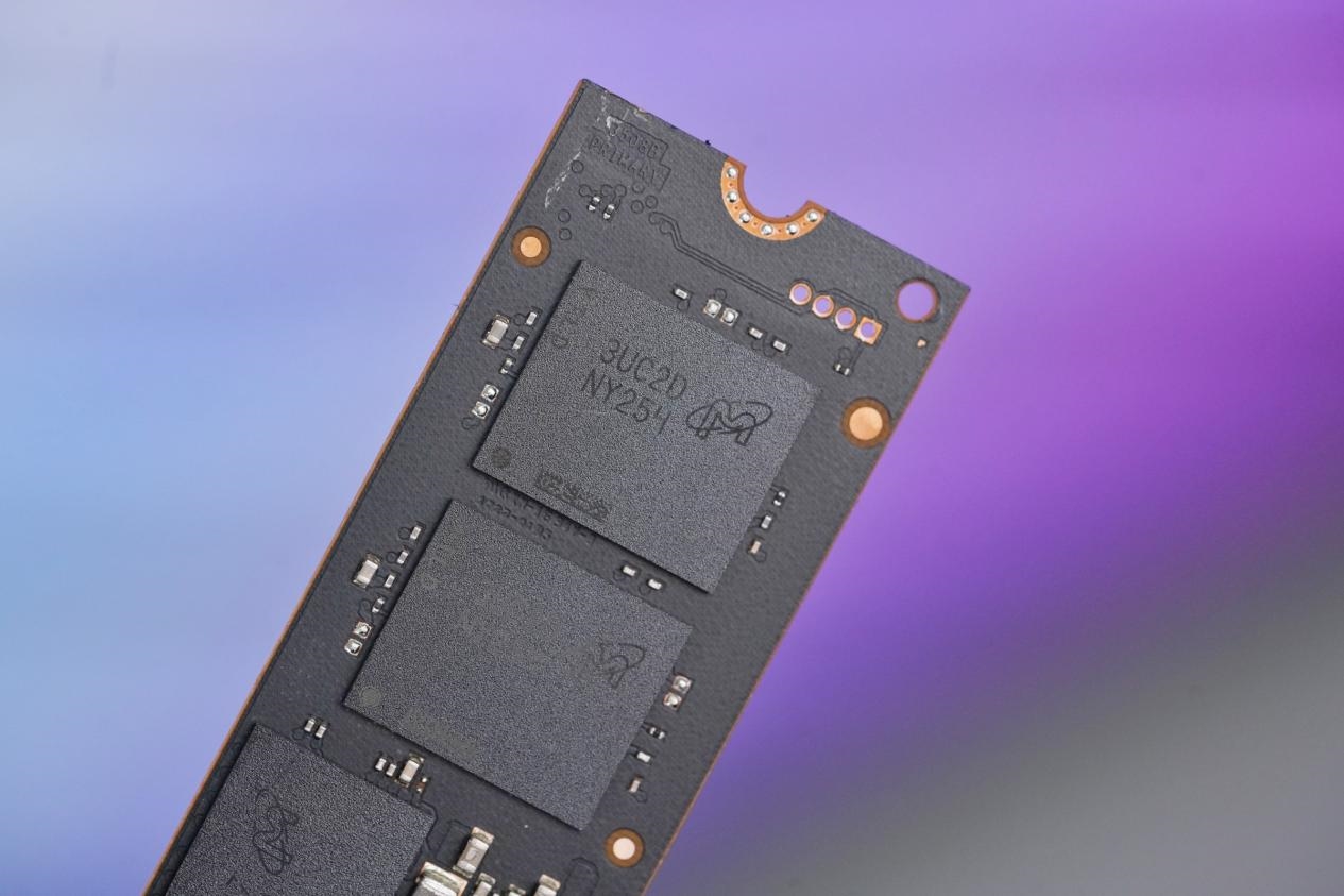 狂飙14500MB/s 英睿达T705 PCIe 5.0 SSD图赏 (https://www.qianyan.tech/) IC硬件 第11张