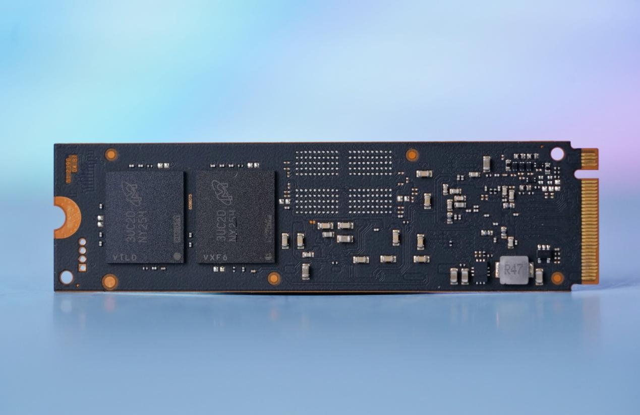 狂飙14500MB/s 英睿达T705 PCIe 5.0 SSD图赏 (https://www.qianyan.tech/) IC硬件 第8张